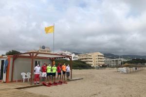 L'Ajuntament d'Alcalà-Alcossebre ultima el condicionament de les platges - (foto 2) L'Ajuntament d'Alcalà-Alcossebre ultima el condicionament de les platges - (foto 2)