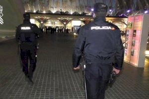 Valencia aumentará la vigilancia para evitar botellones con el fin del toque de queda
