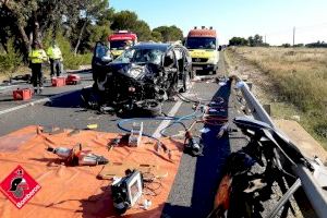Fallece una mujer y tres personas resultan heridas en brutal choque frontal en Santa Pola Fallece una mujer y tres personas resultan heridas en brutal choque frontal en Santa Pola