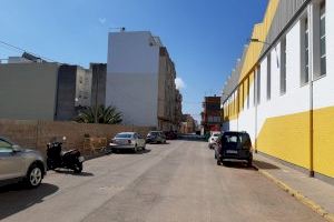 Nules millora l'accessibilitat de la zona poliesportiva amb l'eliminació dels fanals de les voreres Nules millora l'accessibilitat de la zona poliesportiva amb l'eliminació dels fanals de les voreres