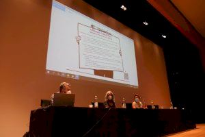 La Universidad de Alicante aborda la situación de los Derechos Humanos de las personas refugiadas La Universidad de Alicante aborda la situación de los Derechos Humanos de las personas refugiadas