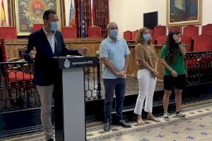 Recepción a las chicas del Club Juventut d’Elx de fútbol sala y del Elche Club de Fútbol por sus recientes éxitos deportivos - (foto 3)