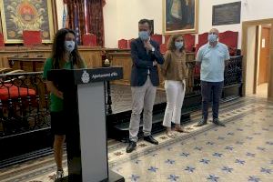 Recepción a las chicas del Club Juventut d’Elx de fútbol sala y del Elche Club de Fútbol por sus recientes éxitos deportivos - (foto 6)