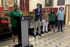 Recepción a las chicas del Club Juventut d’Elx de fútbol sala y del Elche Club de Fútbol por sus recientes éxitos deportivos - (foto 7)