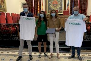 Recepción a las chicas del Club Juventut d’Elx de fútbol sala y del Elche Club de Fútbol por sus recientes éxitos deportivos - (foto 8)