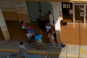 Sanidad recorta seis horas al día y elimina del fin de semana la atención sanitaria en la playa de Moncofa