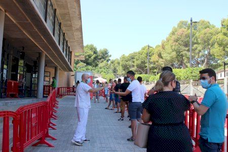 Comença la vacunació als majors de 30 anys a Torrent