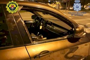 La Policía Local y Nacional detienen a una persona por cometer robos en vehículos en Alicante La Policía Local y Nacional detienen a una persona por cometer robos en vehículos en Alicante