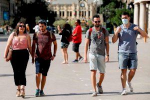 El Consell posa fre a la ‘ona jove’ i avança a agost la vacuna per als menors de 29 anys