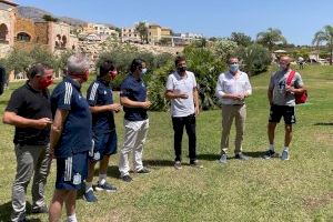 Mazón visita al Equipo Español de Fútbol que estos días prepara en Benidorm su participación en las Olimpiadas - (foto 3)