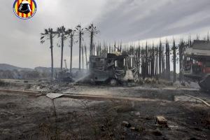 El calor sofocante complica varios incendios en Valencia