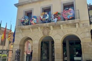 Las calles de San Vicente del Raspeig se engalanan de Hogueras con motivos fogueriles - (foto 10)