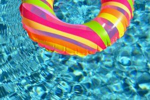 Tres personas, entre ellos un niño, se salvan de morir ahogadas en Gandia, Oliva y Alfafar