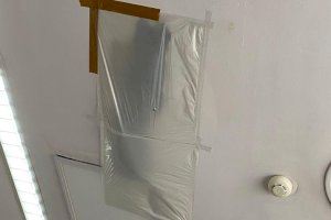 Denuncian la existencia de goteras en una sala de oncología del Hospital Provincial de Castellón