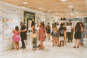 La concejala de Fiestas entrega los premios del XL Concurso de Dibujo Infantil Moros y Cristianos de Elche 2021