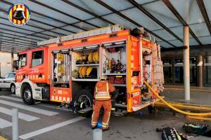 Un incendio en el hospital de Alzira obliga a desalojar una planta llena de pacientes - (foto 3) Un incendio en el hospital de Alzira obliga a desalojar una planta llena de pacientes - (foto 3)