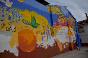 Xàtiva cuenta con un nuevo espacio mural en la ciudad con una obra de la artista Angela Malysheva