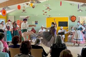 L'Arenilla de Borriana porta la música i balls tradicionals valencians a França - (foto 4)