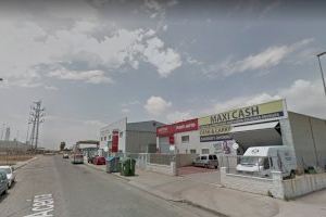 Dos ladrones hieren de gravedad al trabajador de una tienda durante un atraco en el Puerto de Sagunt Dos ladrones hieren de gravedad al trabajador de una tienda durante un atraco en el Puerto de Sagunt