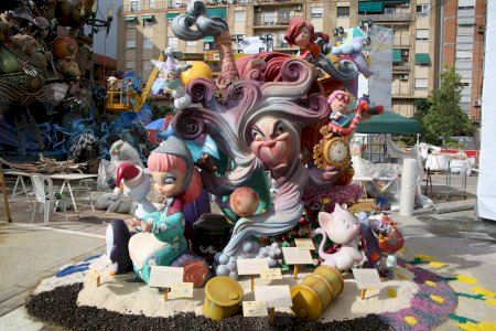Falles 2021 València: un recorregut a fotos pels monuments infantils