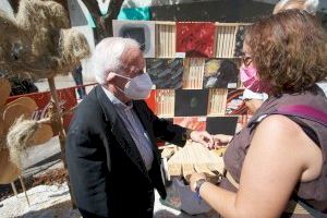 El Arzobispo visita la falla solidaria de MAIDES y destaca de la Fundación su “caridad y atención a los más desamparados” - (foto 4)