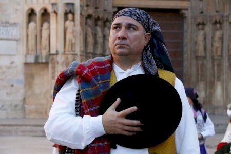 Primer dia de Ofrena de les falles de València marcat per l'emoció