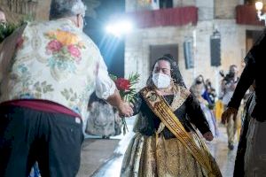 La fallera mayor de Valencia concluye la ofrenda floral a la Virgen de los Desamparados pidiéndole que el mundo fallero sea instrumento para “el bien común y la convivencia” - (foto 11) La fallera mayor de Valencia concluye la ofrenda floral a la Virgen de los Desamparados pidiéndole que el mundo fallero sea instrumento para “el bien común y la convivencia” - (foto 11)