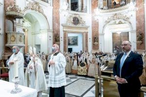 La fallera mayor de Valencia concluye la ofrenda floral a la Virgen de los Desamparados pidiéndole que el mundo fallero sea instrumento para “el bien común y la convivencia” - (foto 7) La fallera mayor de Valencia concluye la ofrenda floral a la Virgen de los Desamparados pidiéndole que el mundo fallero sea instrumento para “el bien común y la convivencia” - (foto 7)