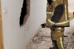 Intenten provocar una explosió en un habitatge d'Elda amb tres bombones de butà - (foto 3)