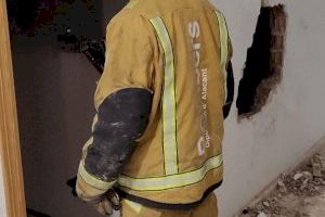 Intenten provocar una explosió en un habitatge d'Elda amb tres bombones de butà - (foto 4)