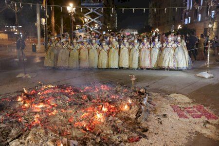 Les falles 2021 ja són història: València viu la seua cremà més diferent