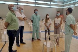 Los concejales de Sanidad y de Deportes visitan el nuevo centro de vacunación en el polideportivo del Toscar - (foto 5)