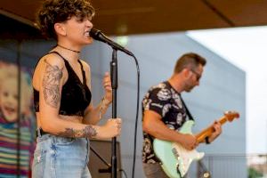 Andrea Alcalá, la vocalista de Burriana regresa a su ciudad natal para la Misericòrdia