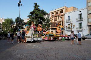 Borriana exhibeix les carrosses de festes per a donar-los visibilitat