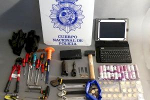 Ingrés a la presó d'una parella especialitzada en robatoris amb força a comerços a Benidorm - (foto 2) Ingrés a la presó d'una parella especialitzada en robatoris amb força a comerços a Benidorm - (foto 2)