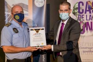 El Ayuntamiento de la Vila Joiosa recibe el reconocimiento del OEDI por su servicio de atención temprana de VioGen en el I Congreso Internacional de Violencia Digital de Elche - (foto 2)