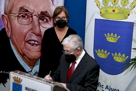 Borriana nom Fill Predilecte de la Ciutat a 'Pepet' en un emotiu acte ple de sentiment faller