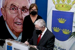 Borriana nom Fill Predilecte de la Ciutat a 'Pepet' en un emotiu acte ple de sentiment faller