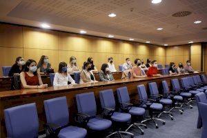 L’UJI lliura els diplomes a l’estudiantat de Màster ELIT per la participació en el projecte internacional Virtual Business Professional - (foto 4) L’UJI lliura els diplomes a l’estudiantat de Màster ELIT per la participació en el projecte internacional Virtual Business Professional - (foto 4)