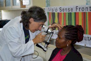 La ONG Visió sense Fronteres retoma su actividad en Kenia con una nueva campaña de operaciones de cataratas - (foto 2) La ONG Visió sense Fronteres retoma su actividad en Kenia con una nueva campaña de operaciones de cataratas - (foto 2)