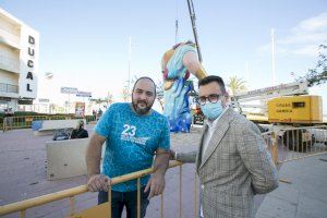 Gandia planta una falla en la platja com a atractiu turístic per a celebrar els 75 anys de la Junta Local Fallera - (foto 2)