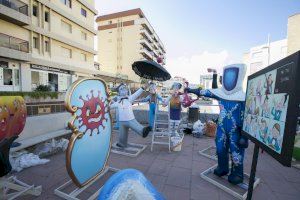 Gandia planta una falla en la platja com a atractiu turístic per a celebrar els 75 anys de la Junta Local Fallera - (foto 3)