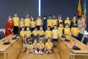 L’alumnat de primer de primària del col·legi Sant Cristòfor Màrtir visita l’Ajuntament