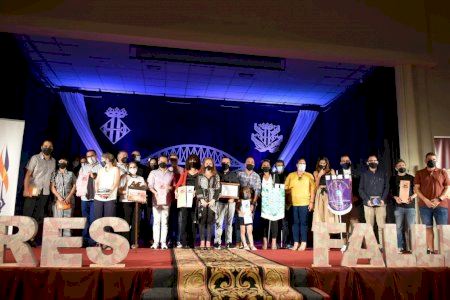 La Falla Cambro de Tavernes de la Valldigna triomfa a la Festa de les Lletres Falleres 2021 amb 4 premis La Falla Cambro de Tavernes de la Valldigna triomfa a la Festa de les Lletres Falleres 2021 amb 4 premis