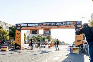 El Medio Maratón de Valencia vuelve a inundar las calles y consigue un nuevo récord del mundo - (foto 3) El Medio Maratón de Valencia vuelve a inundar las calles y consigue un nuevo récord del mundo - (foto 3)
