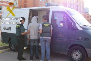 Dos detenidos por robos con violencia e intimidación en supermercados de localidades de Valencia
