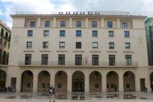 Quatre anys de presó per al monitor que va abusar d'un menor en una escola d'estiu d'Alacant Quatre anys de presó per al monitor que va abusar d'un menor en una escola d'estiu d'Alacant
