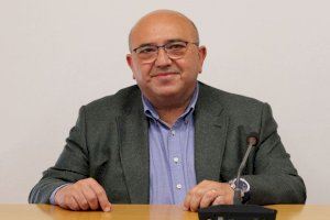 El alcalde del municipio, Juan Botella El alcalde del municipio, Juan Botella