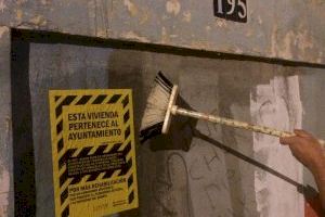 Cuidem el Cabanyal-Canyamelar senyalitza els habitatges municipals tancats, tapiats o deteriorats per demanar la seua recuperació i gestió pública - (foto 3)