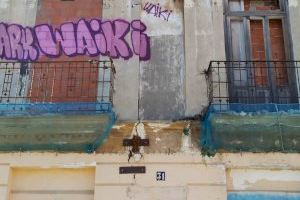 Cuidem el Cabanyal-Canyamelar senyalitza els habitatges municipals tancats, tapiats o deteriorats per demanar la seua recuperació i gestió pública - (foto 5)